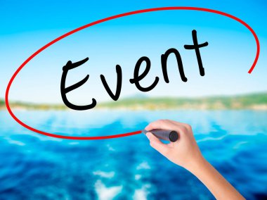 Kadın el yazma olay bir marker şeffaf kartı ile