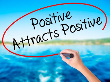 Kadın el yazma olumlu çeken olumlu üzerinde bir marker ile