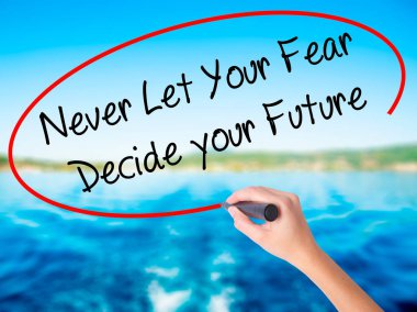 Kadın el yazma durdurmak aile içi şiddet tr üzerinden bir marker ile