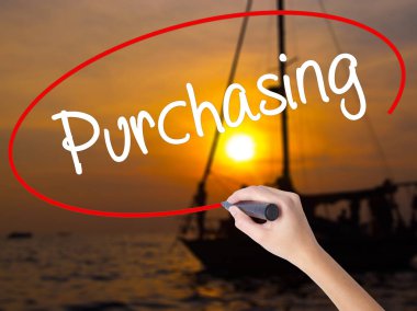 Kadın el yazma satın alma üzerinde şeffaf boa bir marker ile