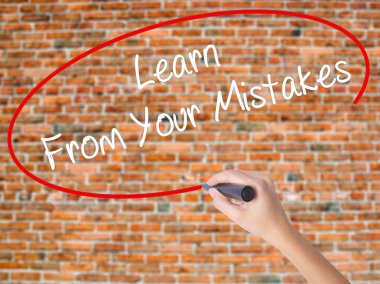 Kadın el yazma öğrenmek dan Your ile hataları siyah kalemi o