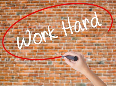 Kadın el yazma iş zor görsel ekranda siyah kalemi ile