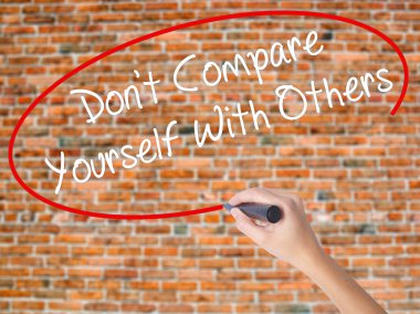 Kadın el yazma yok karşılaştırın kendini ile başkaları ile siyah