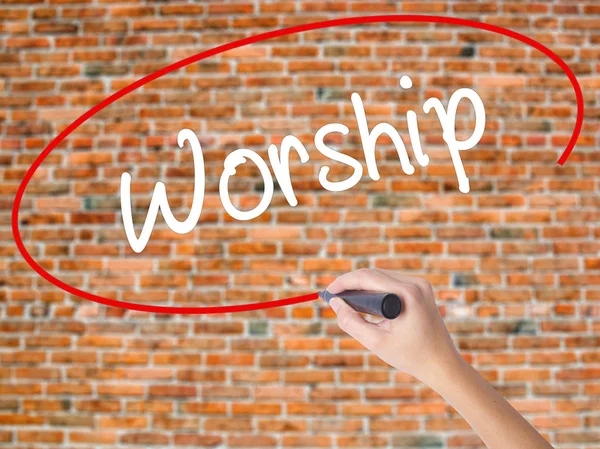 Woman Hand Writing Worship with black marker on visual screen — Stock Photo, Image