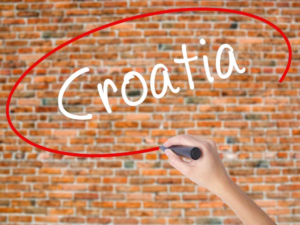 Woman Hand Writing Croacia con marcador negro en pantalla visual —  Fotos de Stock