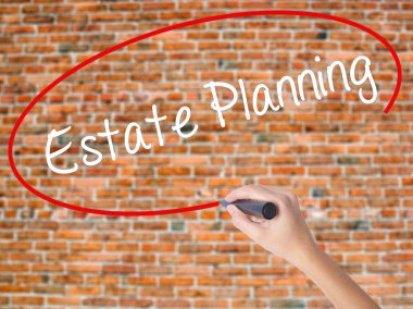 Kadın el yazma Emlak Planlama görsel s üzerinde siyah kalemi ile