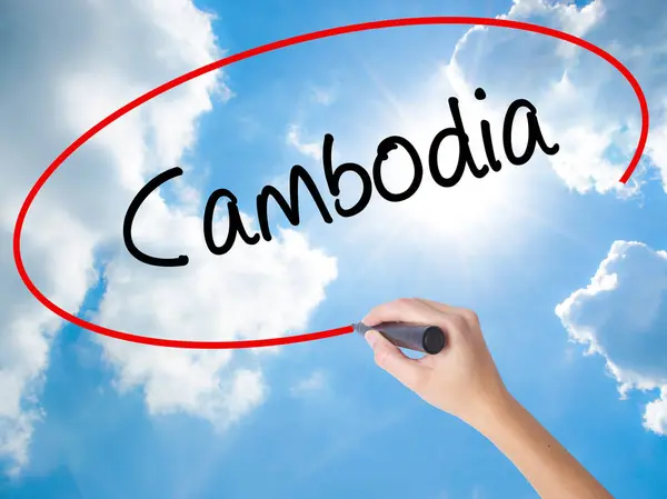Mulher mão escrevendo Camboja com marcador preto na tela visual — Fotografia de Stock