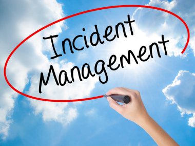 Kadın el yazma olay yönetim Görs üzerinde siyah kalemi ile