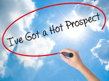 Kadın el sıcak bir umudu ile siyah kalemi kestirdiğim yazma 