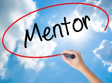 Kadın el yazma Mentor görsel ekranda siyah kalemi ile