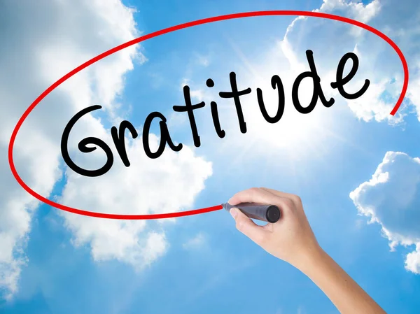 Woman Hand Writing Gratitude with black marker on visual screen — Stock Photo, Image