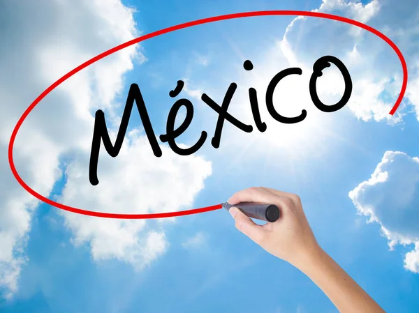 Woman Hand Writing Mexico (In Spanish) with black marker on visu — Stock Photo, Image