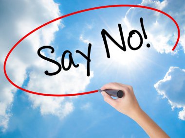 Kadın el yazma Say Hayır! görsel ekran ile siyah kalemi