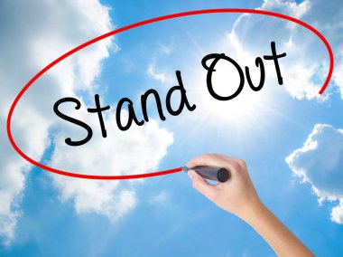 Kadın el yazma Stand dışarı görsel ekranda siyah kalemi ile