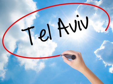 Kadın el yazma Tel Aviv görsel ekranda siyah kalemi ile
