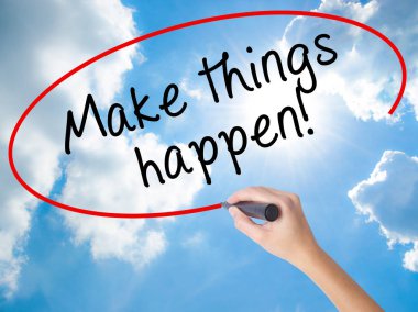 Kadın el yazma yapmak her şeyin üzerinde şeffaf marker ile