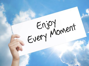 Her an işareti beyaz kağıda tadını çıkarın. Adam el Holding Kağıt w