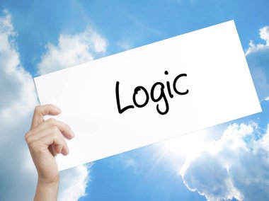 Beyaz kağıt üzerinde mantık işaret. Adam el Holding Kağıt metin. ISO