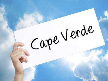 Cape Verde tabelada beyaz kağıt. Holding adam el kağıt metinle