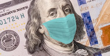 Endişeli ve Endişeli İfadesiyle Benjamin Franklin, Yüz Dolarlık Yüz Dolara Tıbbi Beyaz Yüz Maskesi Giyiyor