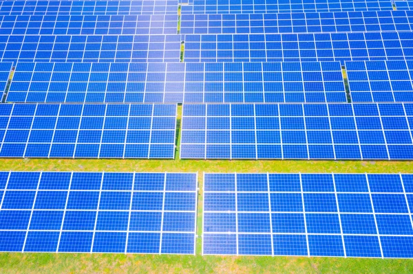 Erneuerbare Energien Und Nachhaltige Entwicklung Solarpark Luftaufnahme Von Sonnenkollektoren Photovoltaische — Stockfoto