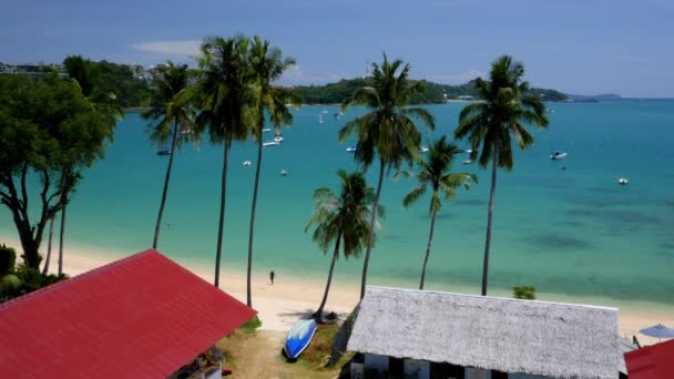 Ao Yon Beach, Phuket, Thailand. Ovanifrån på Andamansjön — Stockvideo