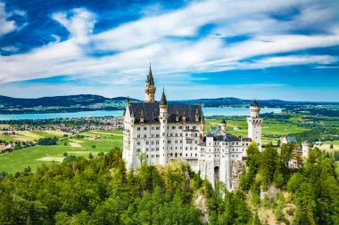 Neuschwanstein Şatosu. En famos ve dünyanın güzel kale