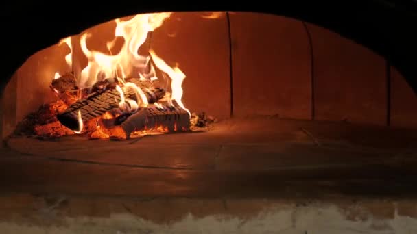 Furnace fire for pizza — Stock Video