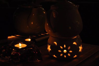 Isıtma Çaydanlık, ateşte ayakta çaydanlık. Isıtmalı içki.