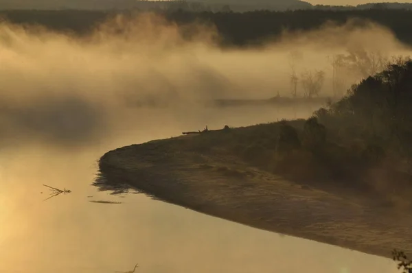 Wschód Słońca Rzeka Mgle Widok Łąki Rzeka Rano — Zdjęcie stockowe