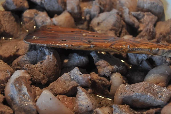 Afelia. Aromatik baharatlar Marine ve komposto domuz Kıbrıs ulusal çanak.