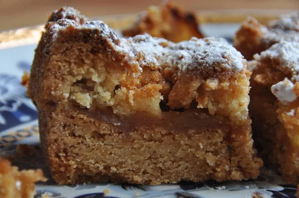 Tarta Manzana Espolvoreada Con Azúcar Mesa Cocina —  Fotos de Stock