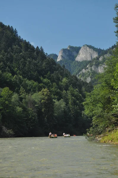 Rafting Dunajec Rivier Het Pieniny National Park Houten Vouwshuttles Vastgebonden — Stockfoto