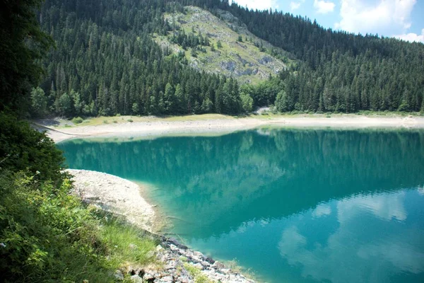 Czarne Jezioro Górach Durmitor Niedaleko Zabljak Piękne Miejsce Czarnogórze — Zdjęcie stockowe