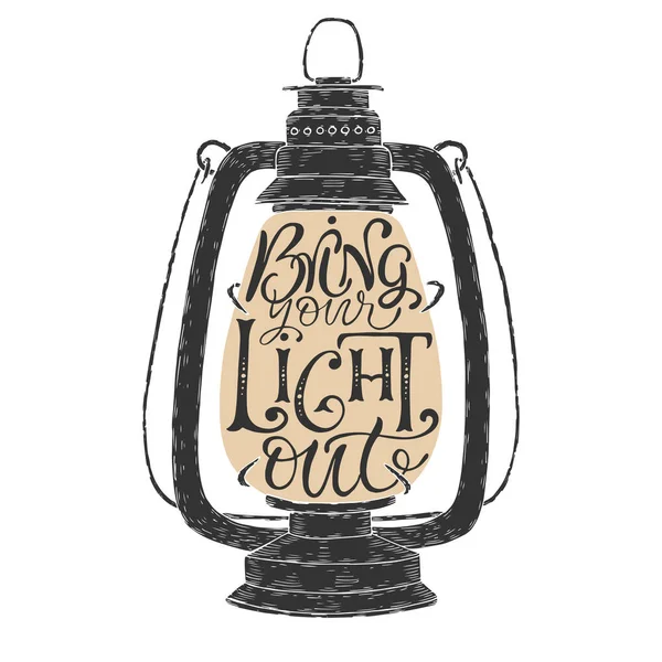 Frase de letras de pincel colocada en forma de lámpara vintage. Cita de inspiración diciendo Saca tu luz . — Vector de stock