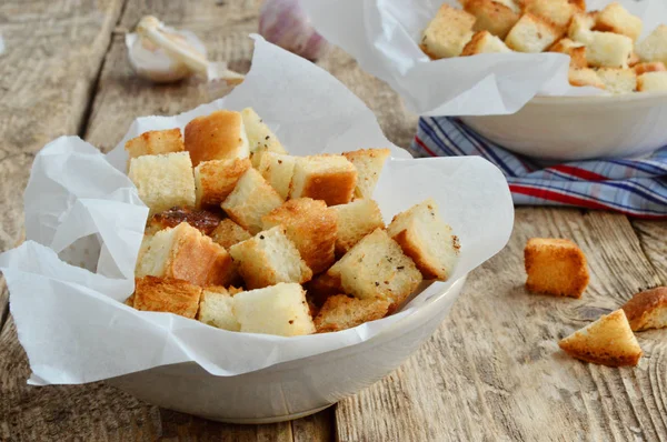 Fotografia alimentar. Croutons caseiros — Fotografia de Stock