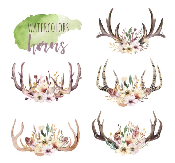 Set aquarel bloemen boho gewei afdrukken. West Boheemse decoratie. Hand getekend vintage deer hoorns met bladeren, bloemen en kruiden. Eco stijl hipster illustratie op wit. — Stockfoto