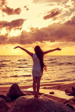 Deniz kıyısı gurl.