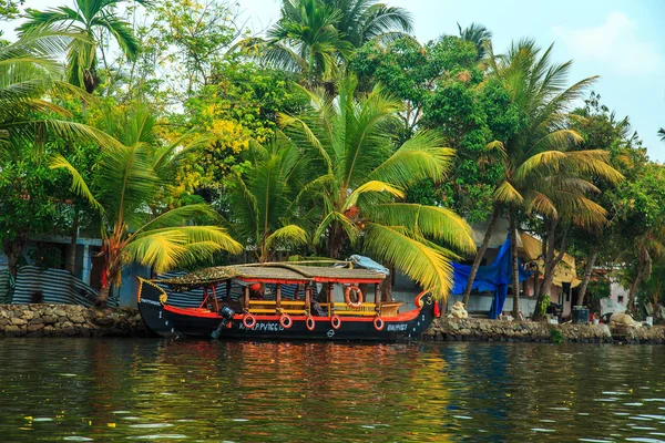 Alleppey Kanallar teknesinde.