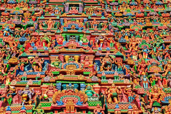 Colorful carved walls of the Indian temple. — Stock Photo, Image