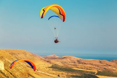 Paraşütler Vadisi uçmak.
