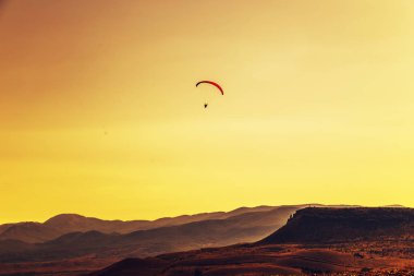 Paraşütler Vadisi uçmak.