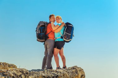 Sırt çantaları ile etkin aile.