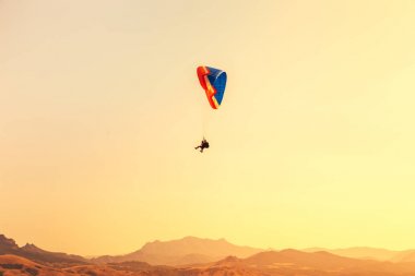 Paraşütler Vadisi uçmak.