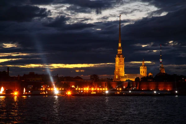 Night view of the Peter and Paul Cathedral. — Stock Photo, Image
