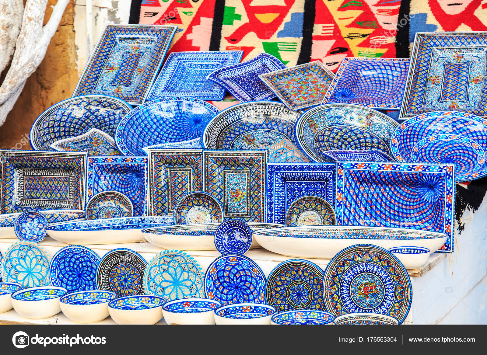Souvenir Earthenware In Tunisian Market Stock Photo Image By C Elizavetalarionova Souvenir Earthenware In Tunisian Market Stock Photo Image By C Elizavetalarionova