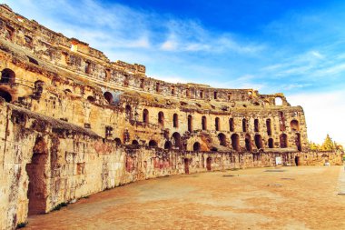 El Jeme, Tunus için amfi tiyatro kalıntıları.