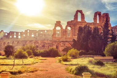 El Jeme, Tunus için amfi tiyatro kalıntıları.