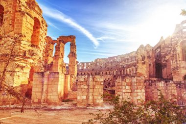 El Jeme, Tunus için amfi tiyatro kalıntıları.