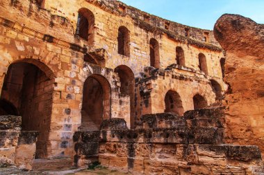 El Jeme, Tunus için amfi tiyatro kalıntıları.